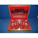 A cased set of Kings pattern cutlery, six setting, good condition.