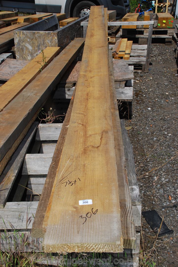 Five lengths of soft wood 7 1/2' x 1'' up to 189''.