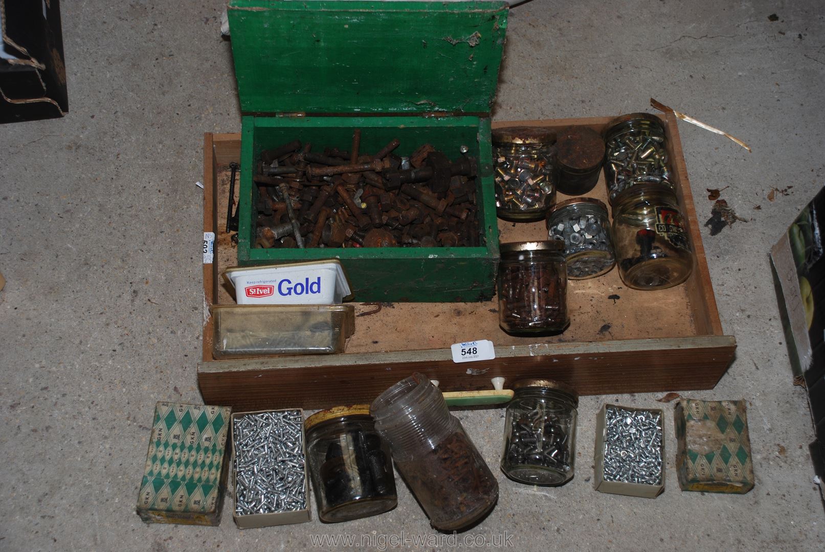 Quantity of screws nuts and bolts etc