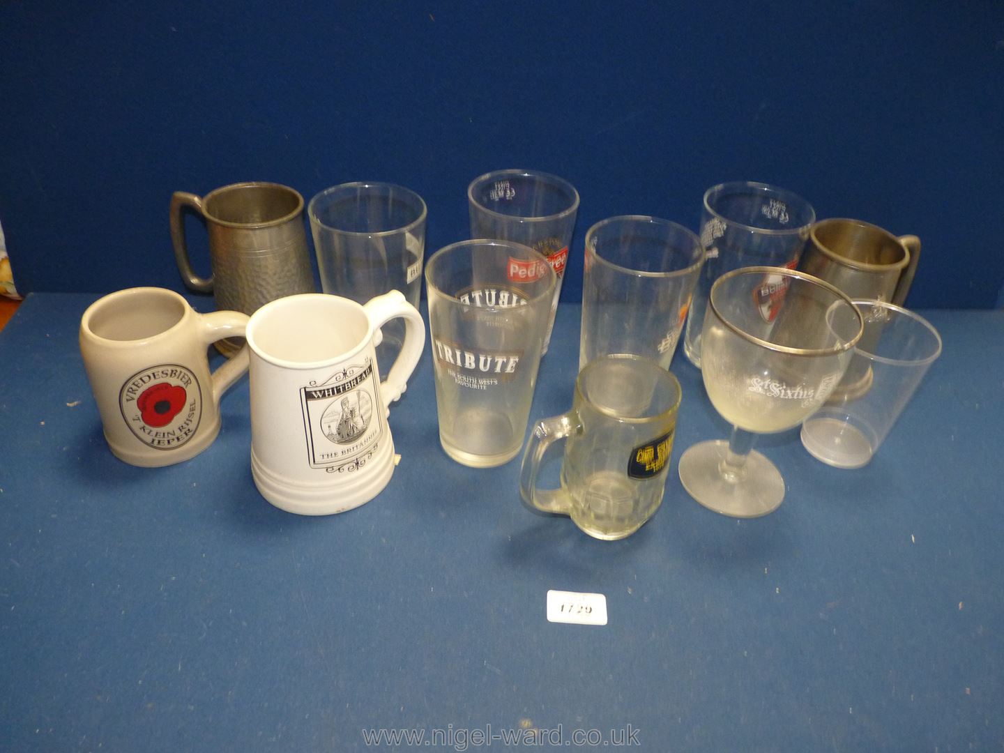 Miscellaneous glass pint glasses including 'Bombardier' Butcombe Brewery,