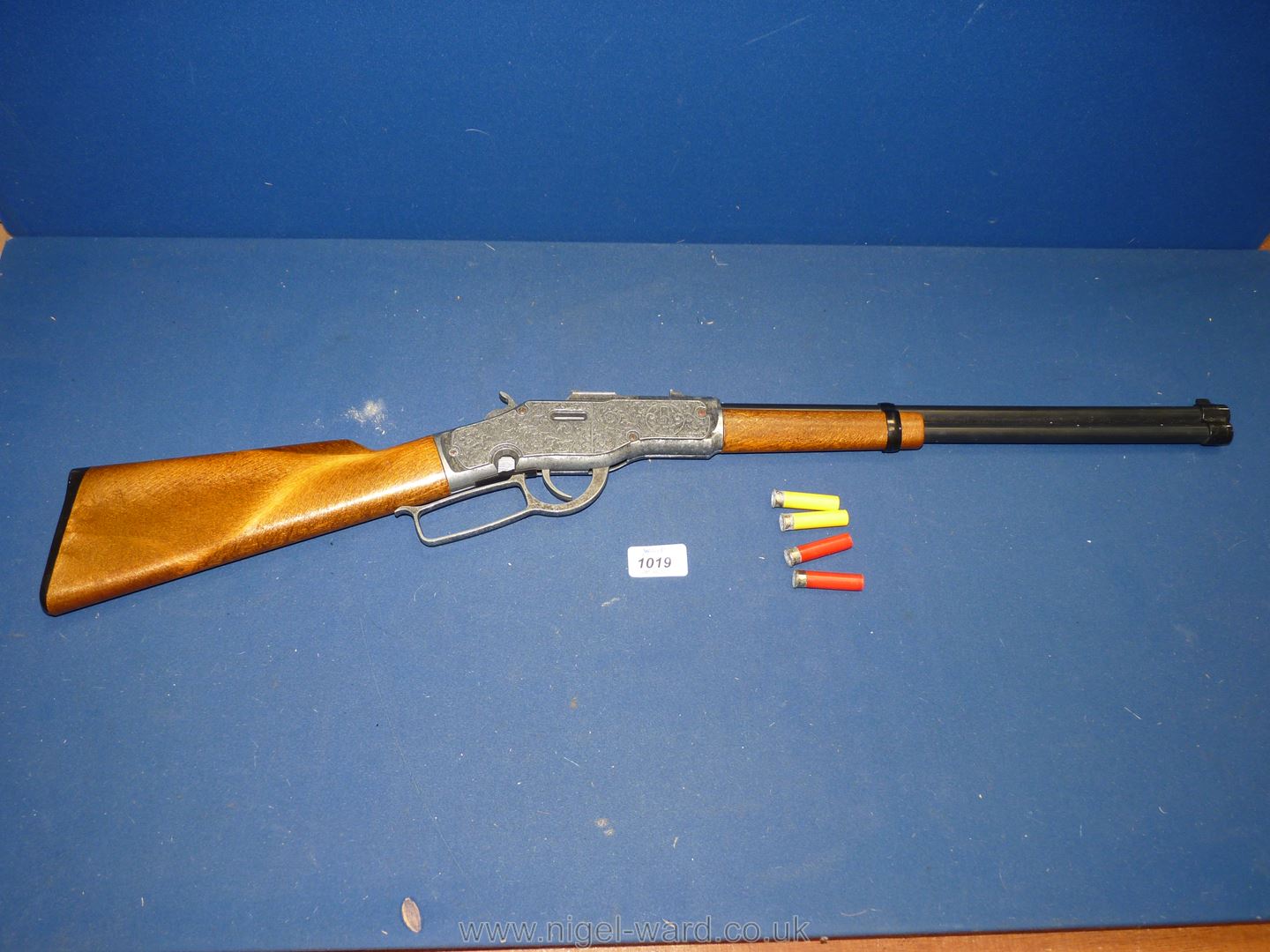 A vintage mini-model/display Winchester type 'Jefferson' under lever rifle, 31'' long.