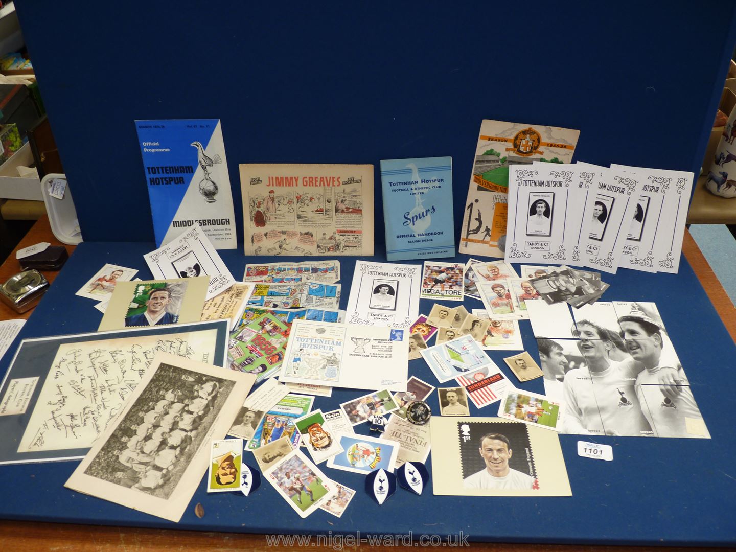 A quantity of football memorabilia including Tottenham Hotspur, cigarette cards, programmes,