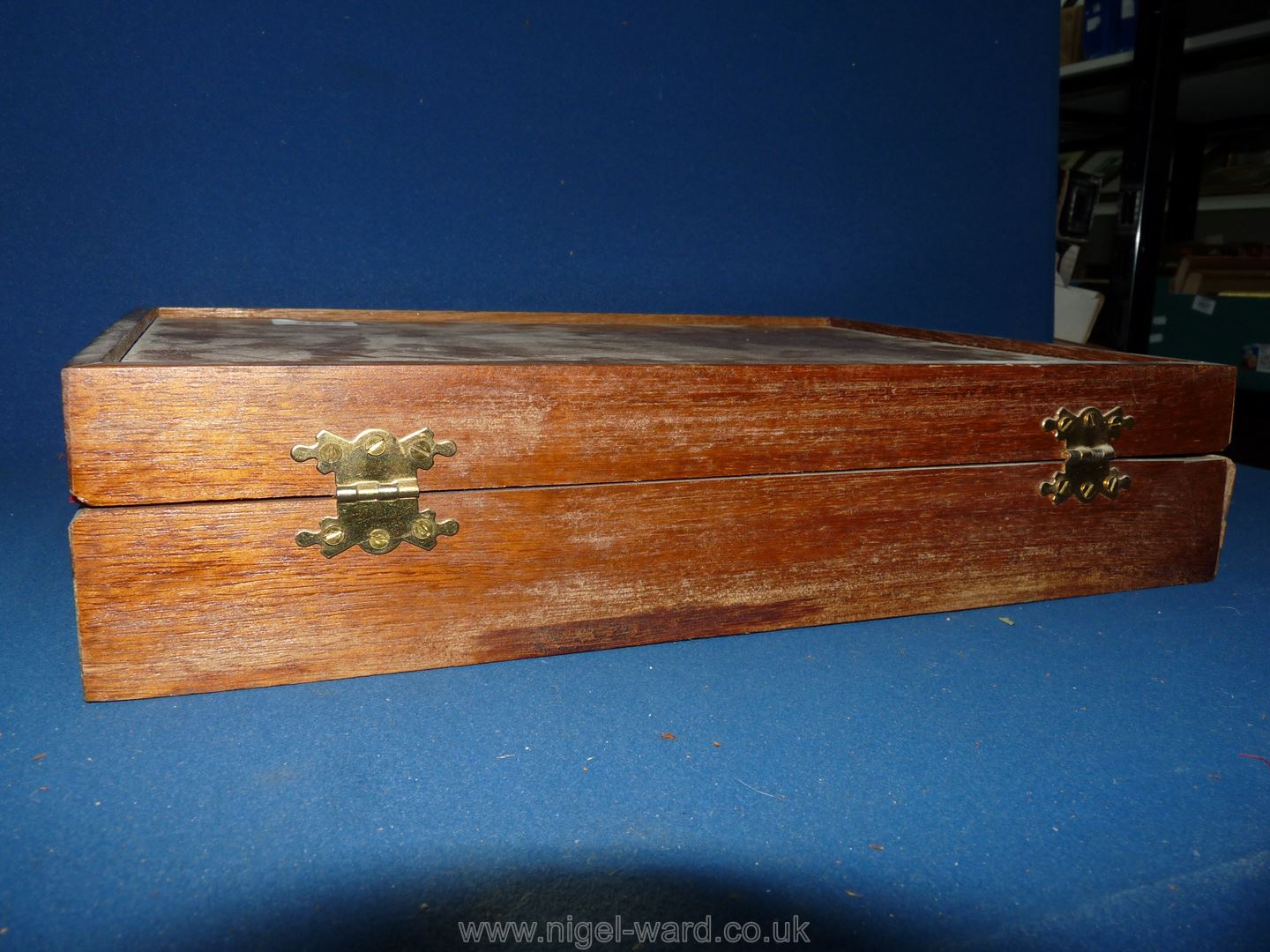 A boxed canteen of Newbridge Cutlery in Kings pattern, three teaspoons missing. - Image 11 of 15