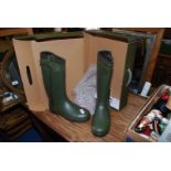 A pair of new size 11 Gransmoor wellingtons in box.