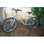 Ladies 21 speed Mountain bike (rear tyre a/f).