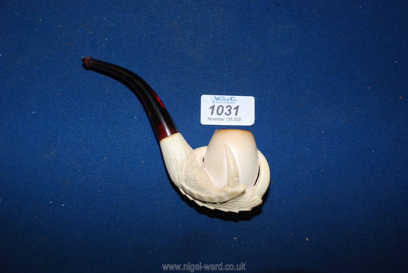 A lovely vintage Meerschaum pipe carved as an eagles claw holding an egg in its original case. - Image 2 of 2