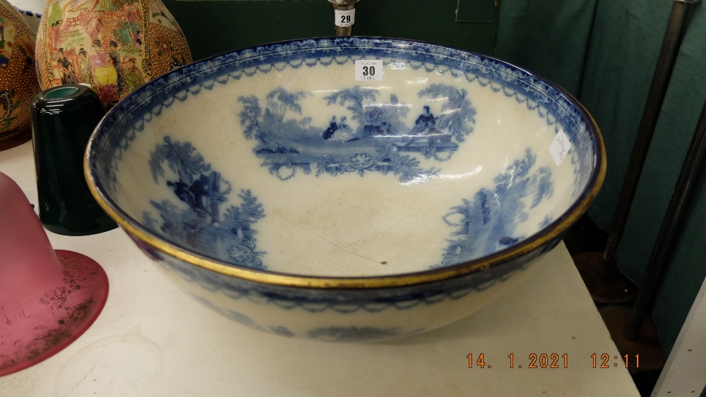 An early Doulton blue and white wash bowl