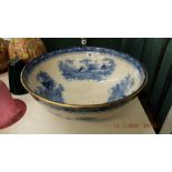 An early Doulton blue and white wash bowl