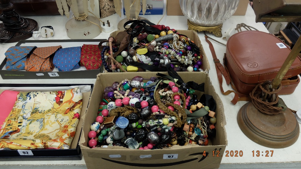 100 assorted necklaces, approx.