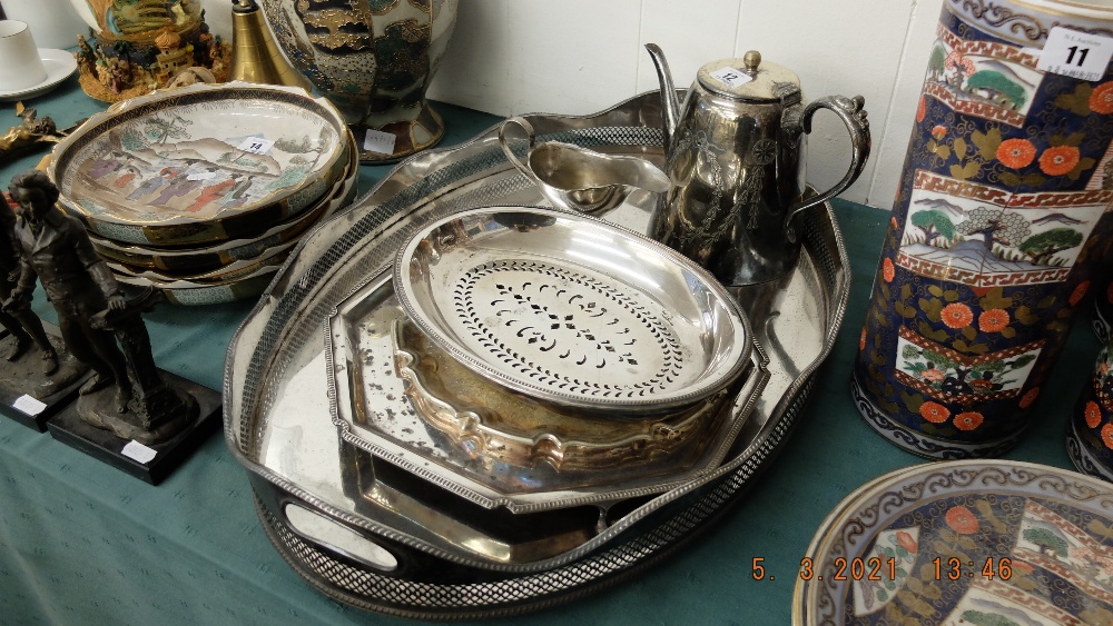 A small qty of silver plate
