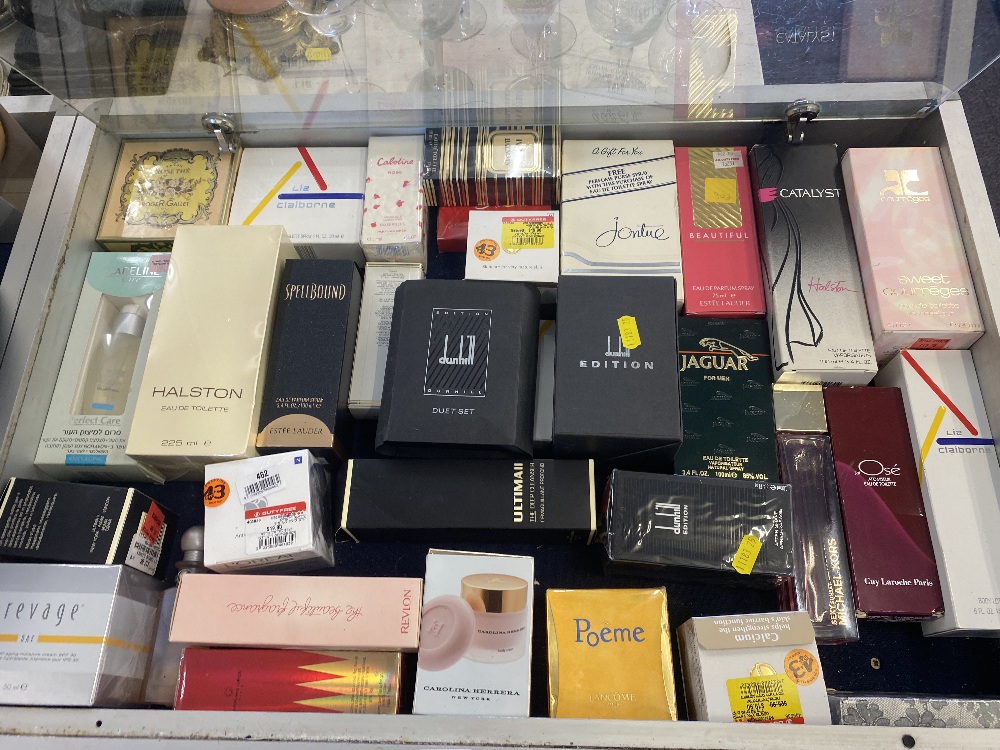 A large qty of assorted perfumes