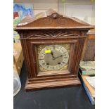 An Oak mantle clock