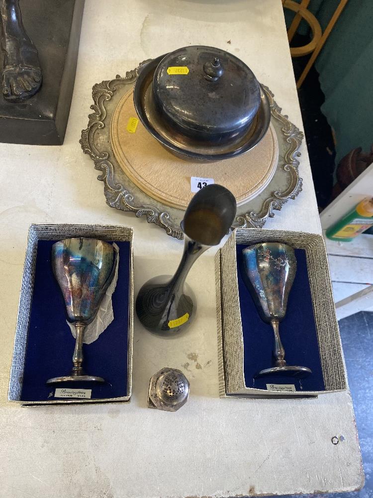 A small collection of silver plate inc.
