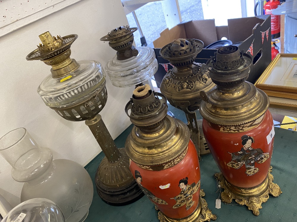 Five assorted oil lamps, - Image 2 of 2