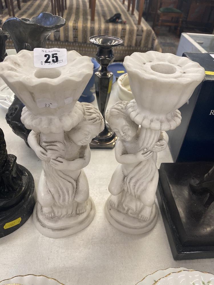 A pair of marble Cherub candlesticks - Image 2 of 2