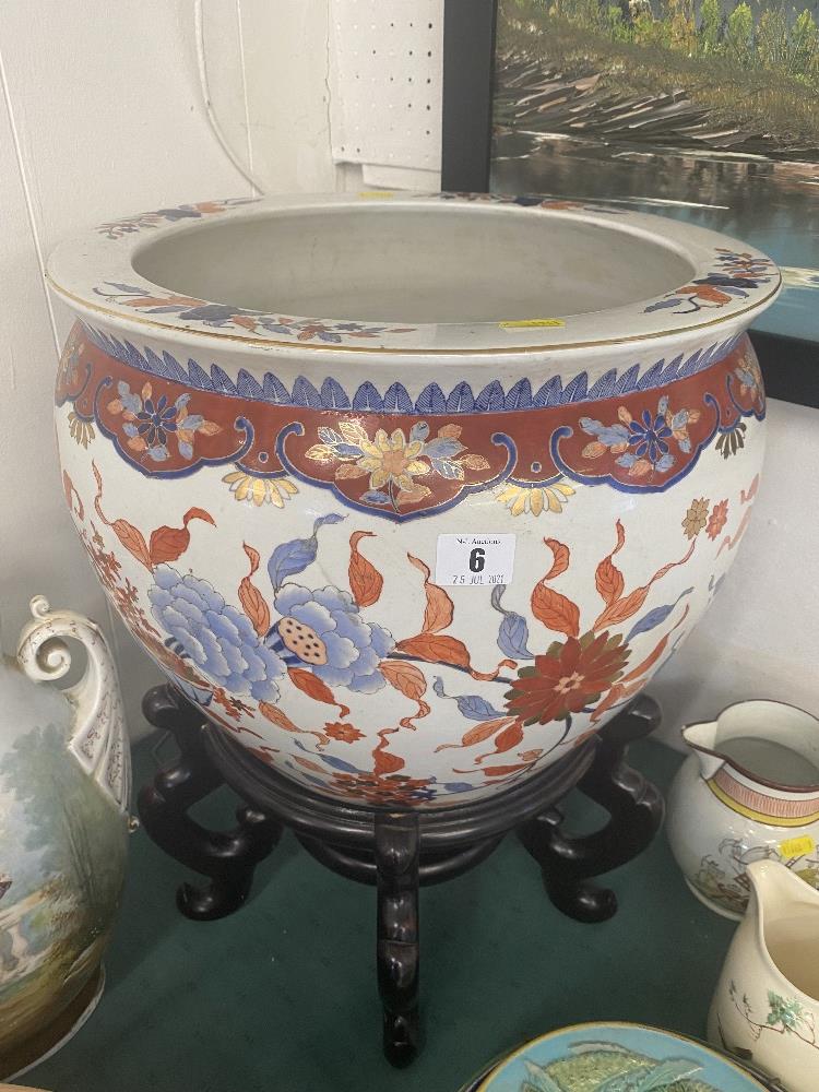 An Oriental fish bowl on stand - Image 2 of 2