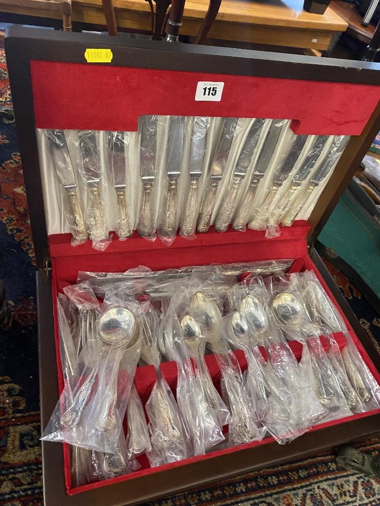 A canteen of silver plated cutlery - Bild 2 aus 2