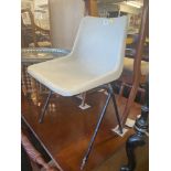 A Robin Day Hillie chair