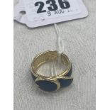 An 18ct Gold and enamel Kajinski ring,