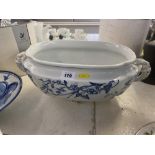A large Royal Worcester blue and white tureen