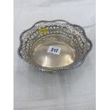 A hallmarked Silver sweet meat basket, 1914,