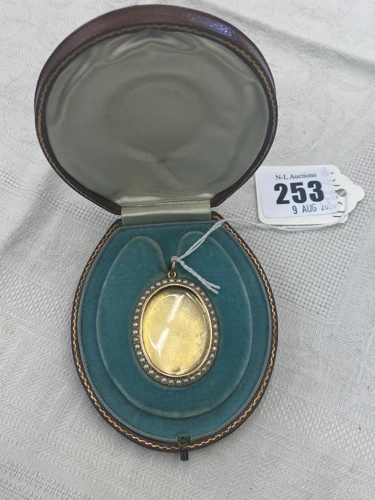 A 15ct Victorian locket set with Pearls in original box