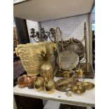 A qty of brass ware and assorted oddments