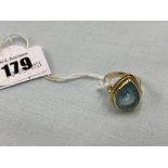 A 14ct Gold and Aquamarine ring