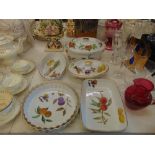 A qty of Evesham china