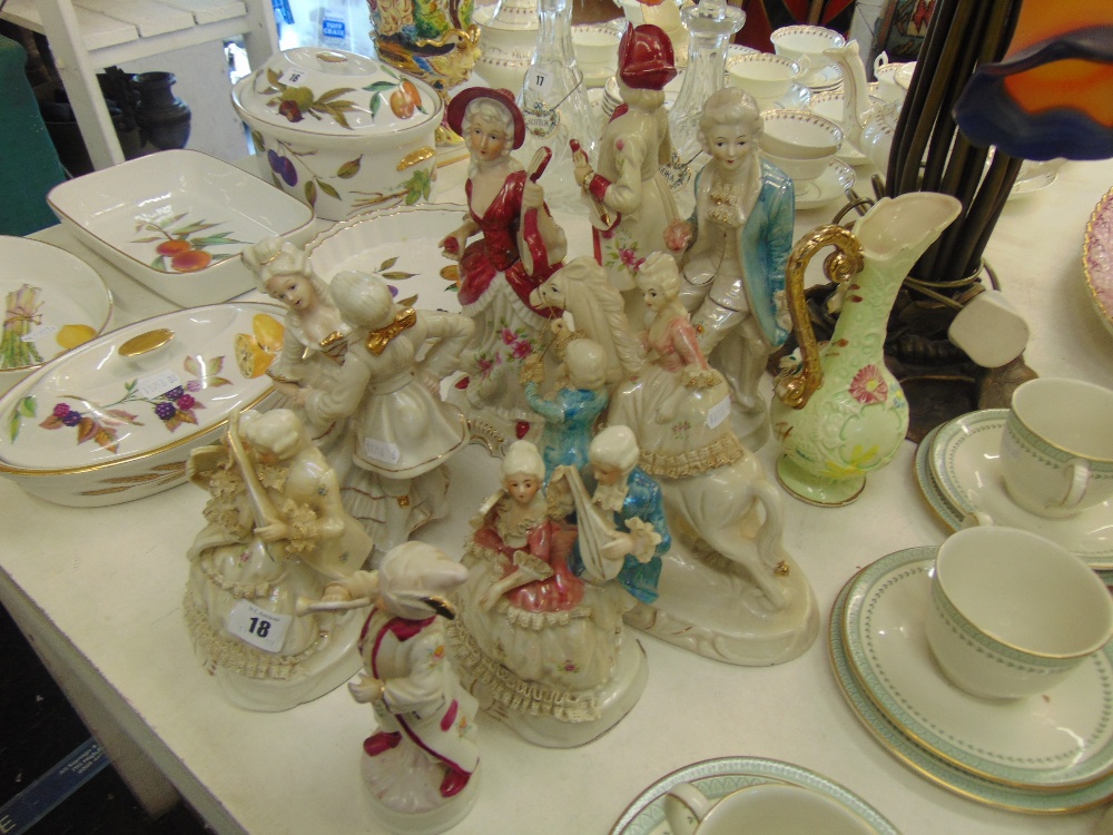 A collection of porcelain figures - Image 3 of 3