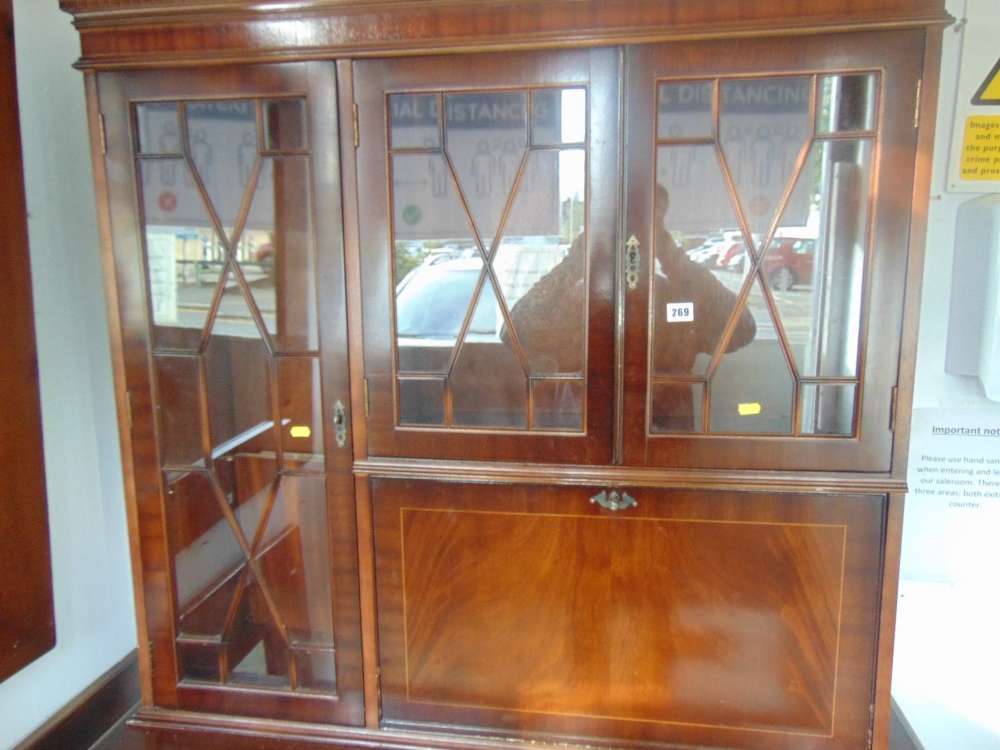 A Mahogany bookcase on cupboard base - Image 3 of 3