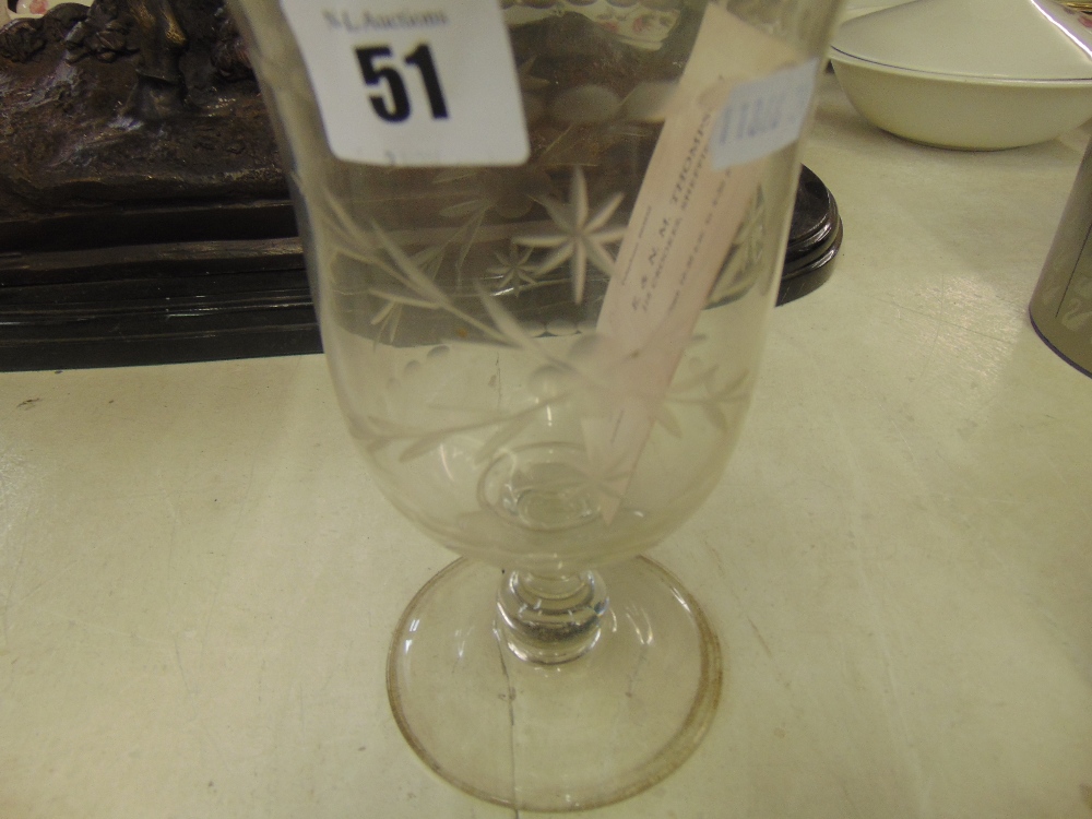 An early etched glass vase - Image 3 of 3