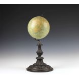 Globus - - Erdglobus von J. Lebègue. Paris, um 1900, bezeichnet "Globe terrestre, de 60