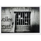 Schulze, Werner. Bilder aus dem "Gelben Elend" (Haftanstalt Bautzen). 5 Original-Photographien.