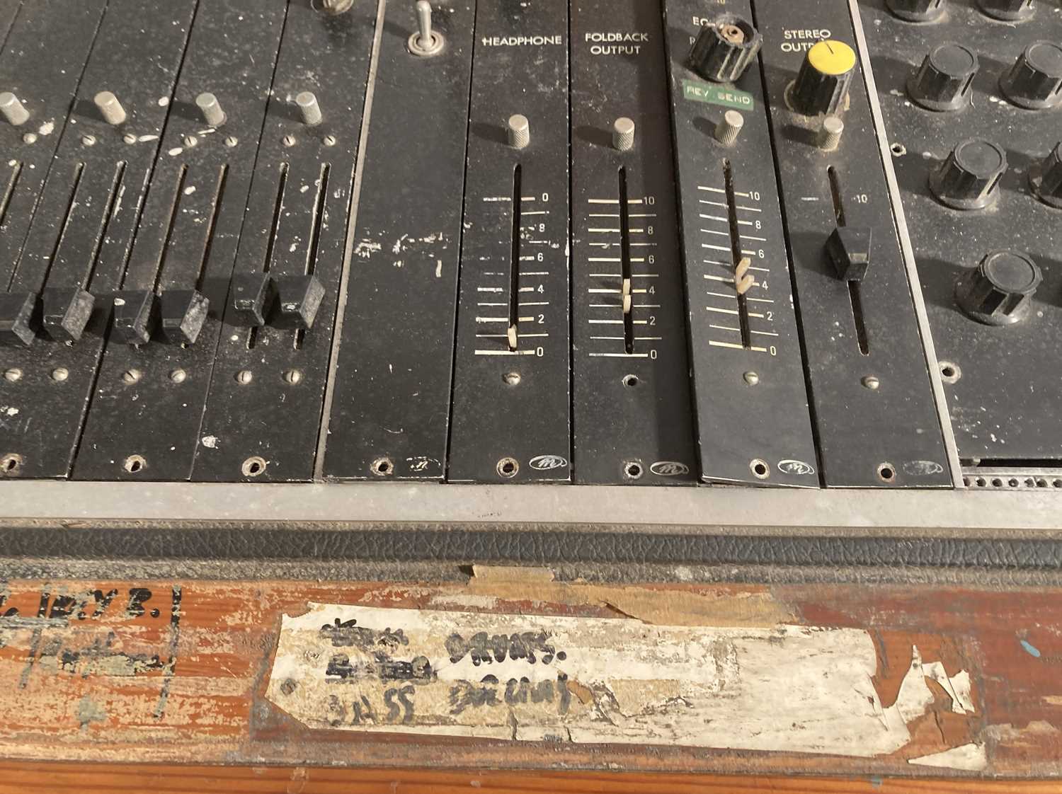 Vintage 20 Channel Mixing Desk - 33 - Image 13 of 17