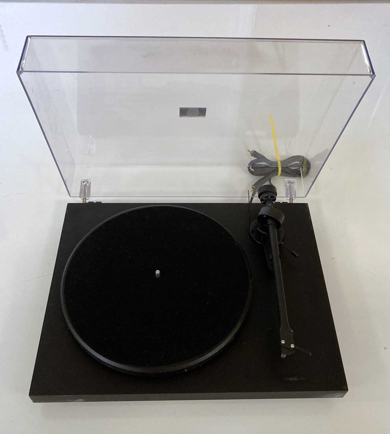 Pro-Ject Debut III Matt Black.