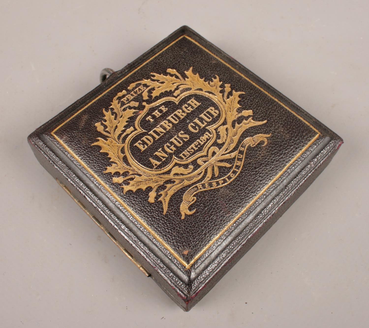 The Edinburgh Angus Club presentation medal 1900-1901. In fitted leather case, by Hamilton & Inches. - Bild 2 aus 2