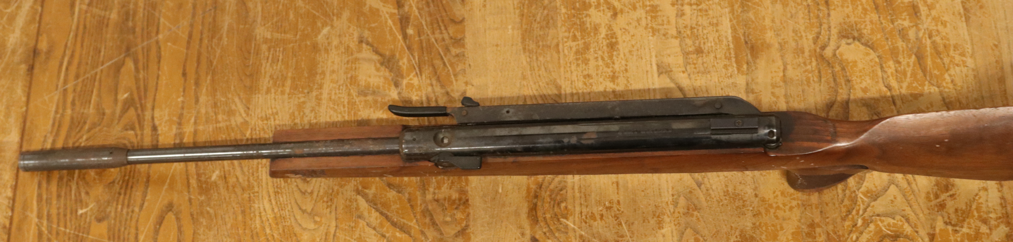 An Air Arms Khamsin .22 calibre side lever air rifle. CAN NOT POST. In need of repair. Side lever - Bild 3 aus 3