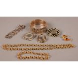 A quantity of jewellery. Including two Victorian mourning brooches, amber earrings, etc.