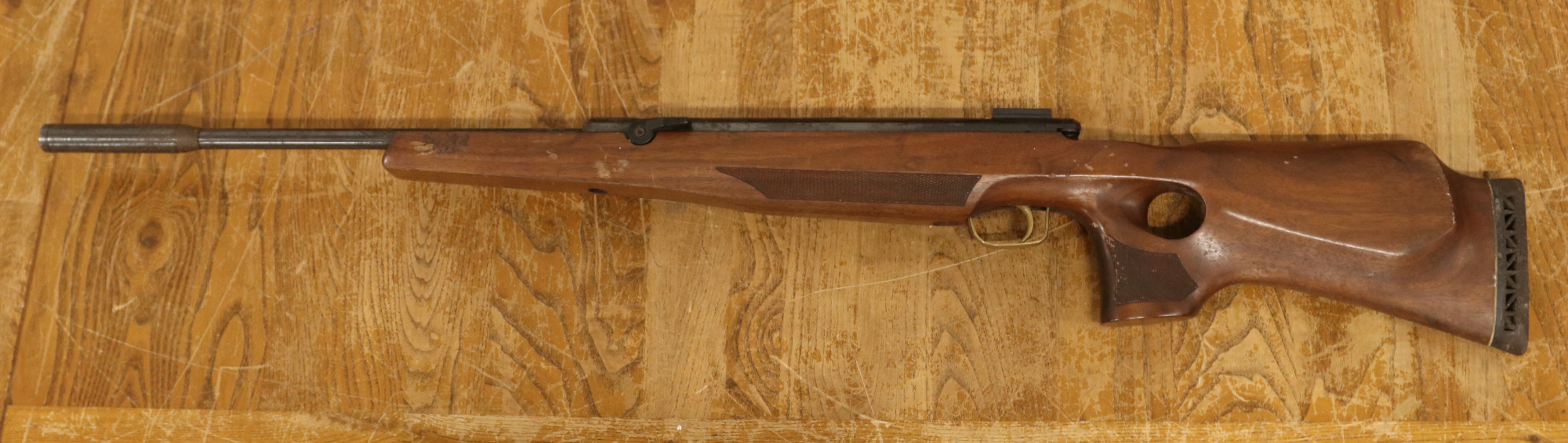 An Air Arms Khamsin .22 calibre side lever air rifle. CAN NOT POST. In need of repair. Side lever - Bild 2 aus 3