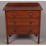 An oak chest of 3 drawers. (90cm x 84cm)