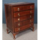 A mahogany chest of 5 drawers. (92cm x 77cm x 46cm)