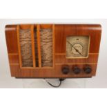 A Ferguson 1940's vintage wooden cased valve radio. Model no 909U, Serial no 13468. H: 20.5cm, W: