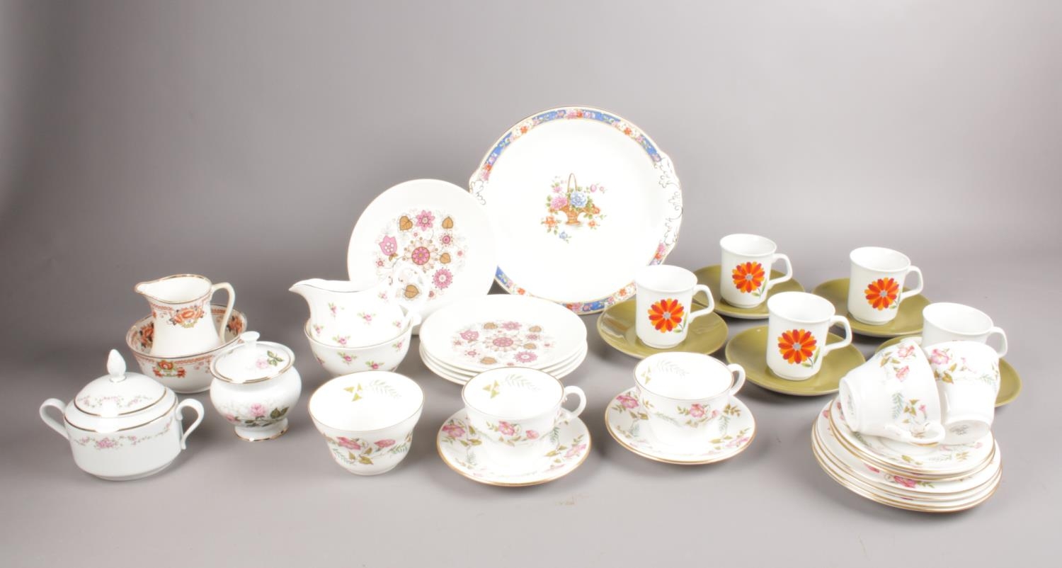 A selection of various named ceramics - to include Abbeydale 'Morning Glory' (four trios & sugar