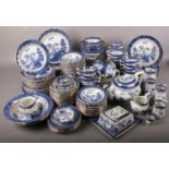 A Comprehensive One Hundred and Seventy-Five Piece Booths 'Real Old Willow' (A8025) Dinner Set.