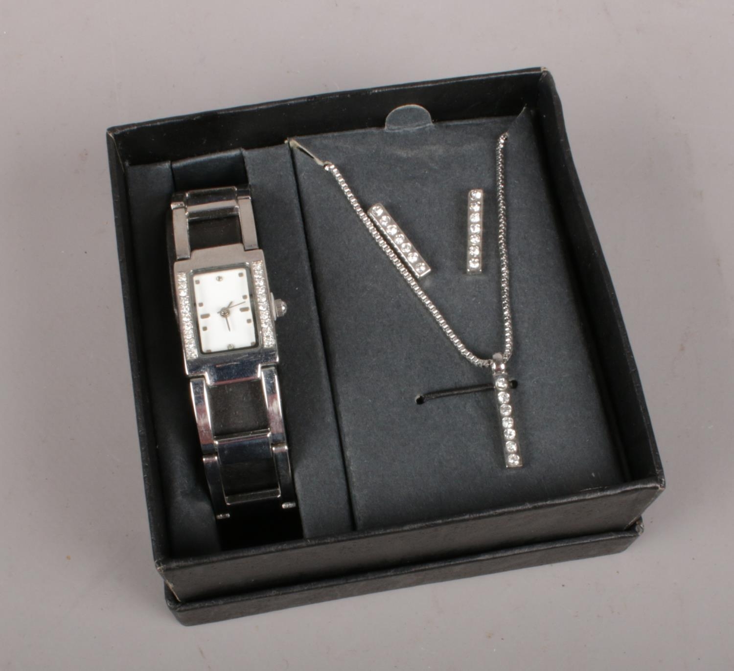 A Via Lucia 181 quartz wristwatch, necklace & earrings. (boxed)