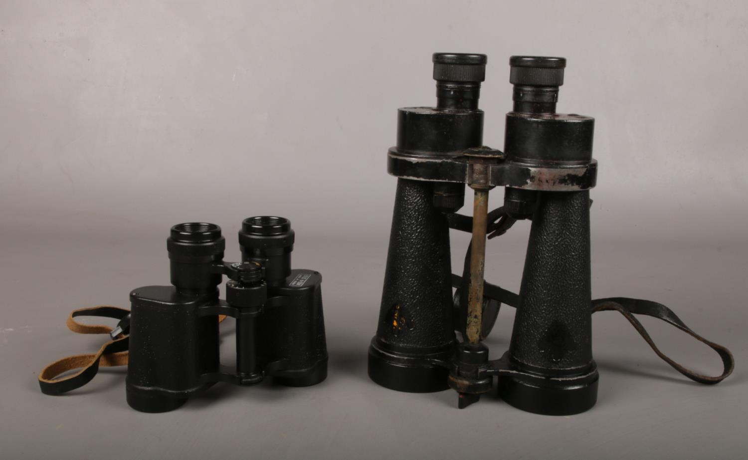 Two cased pairs of binoculars. To include a WW2 pair of Barr & Stroud Royal Navy Binoculars no 85216 - Image 3 of 3