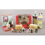 A collection of miscellaneous. Wallace & Gromit talking radio alarm clock (boxed) and one other,