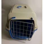 A nice wee CAT CARRIER in ROBUST plastic! 45cm long x 30cm width