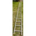 A long set of ALUMINIUM ladders 19 rungs!! Approx 16ft long!